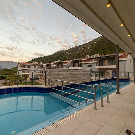 Green Bay Apartments Morinj Kotor Luaran gambar