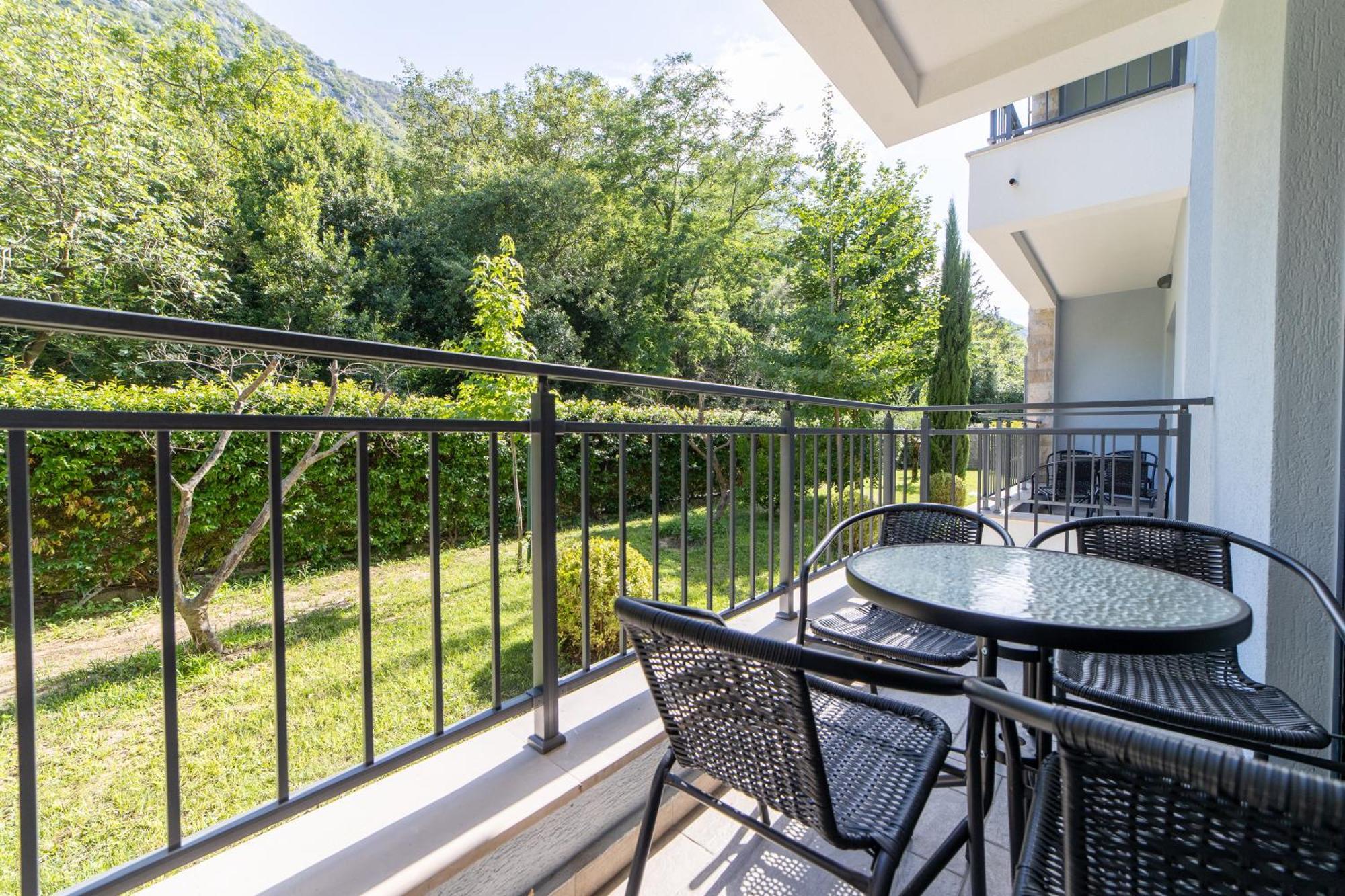 Green Bay Apartments Morinj Kotor Luaran gambar