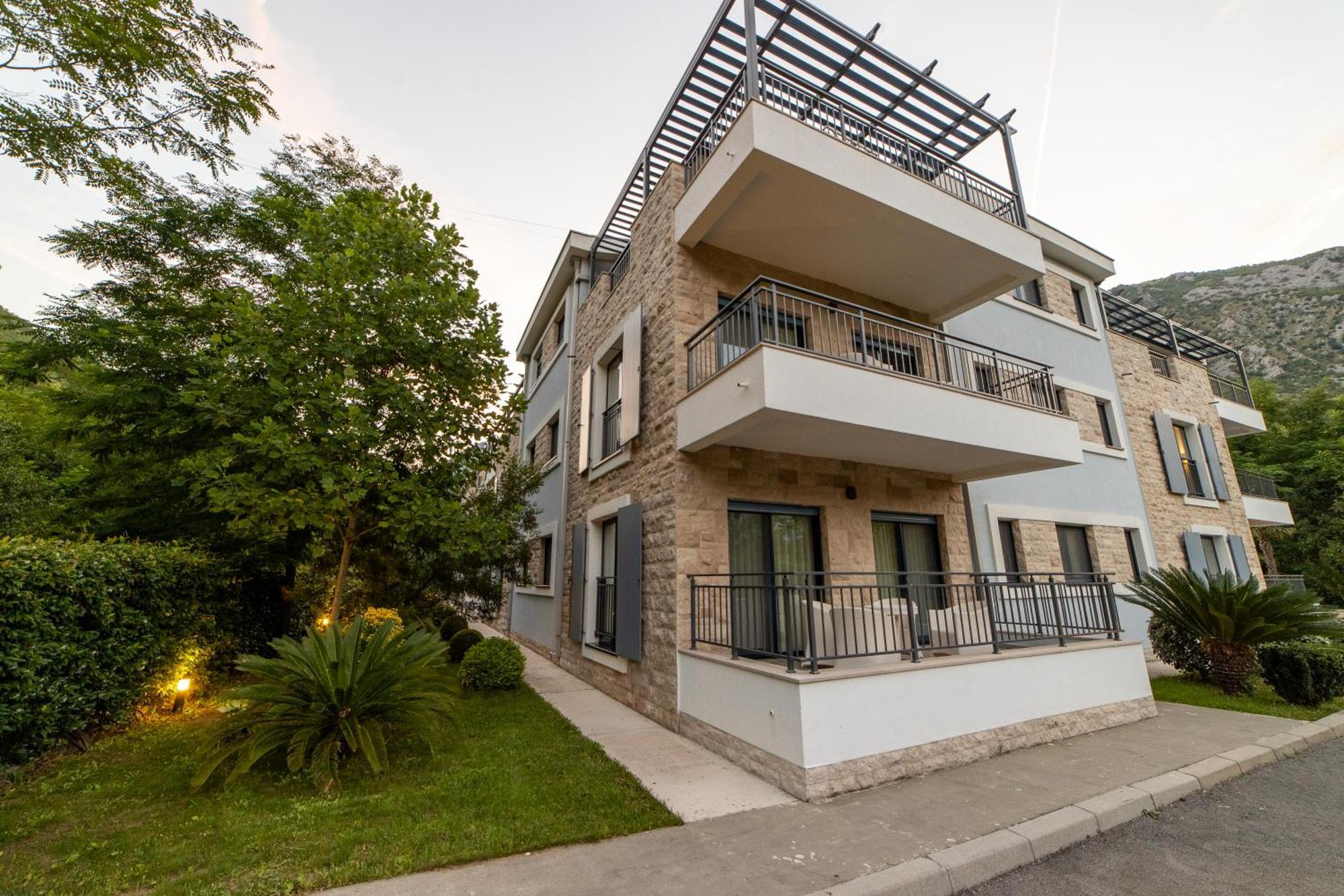 Green Bay Apartments Morinj Kotor Luaran gambar