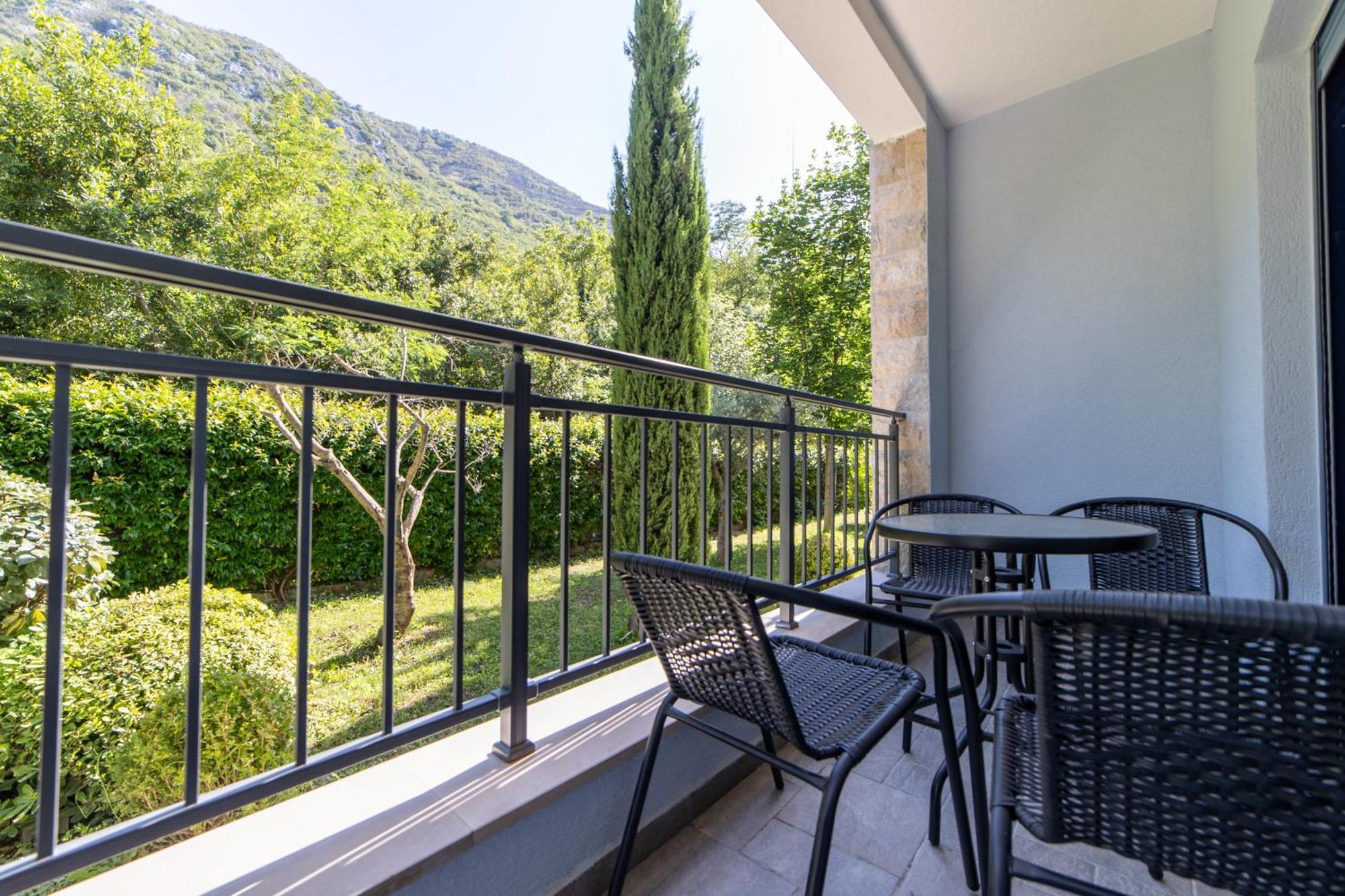Green Bay Apartments Morinj Kotor Luaran gambar