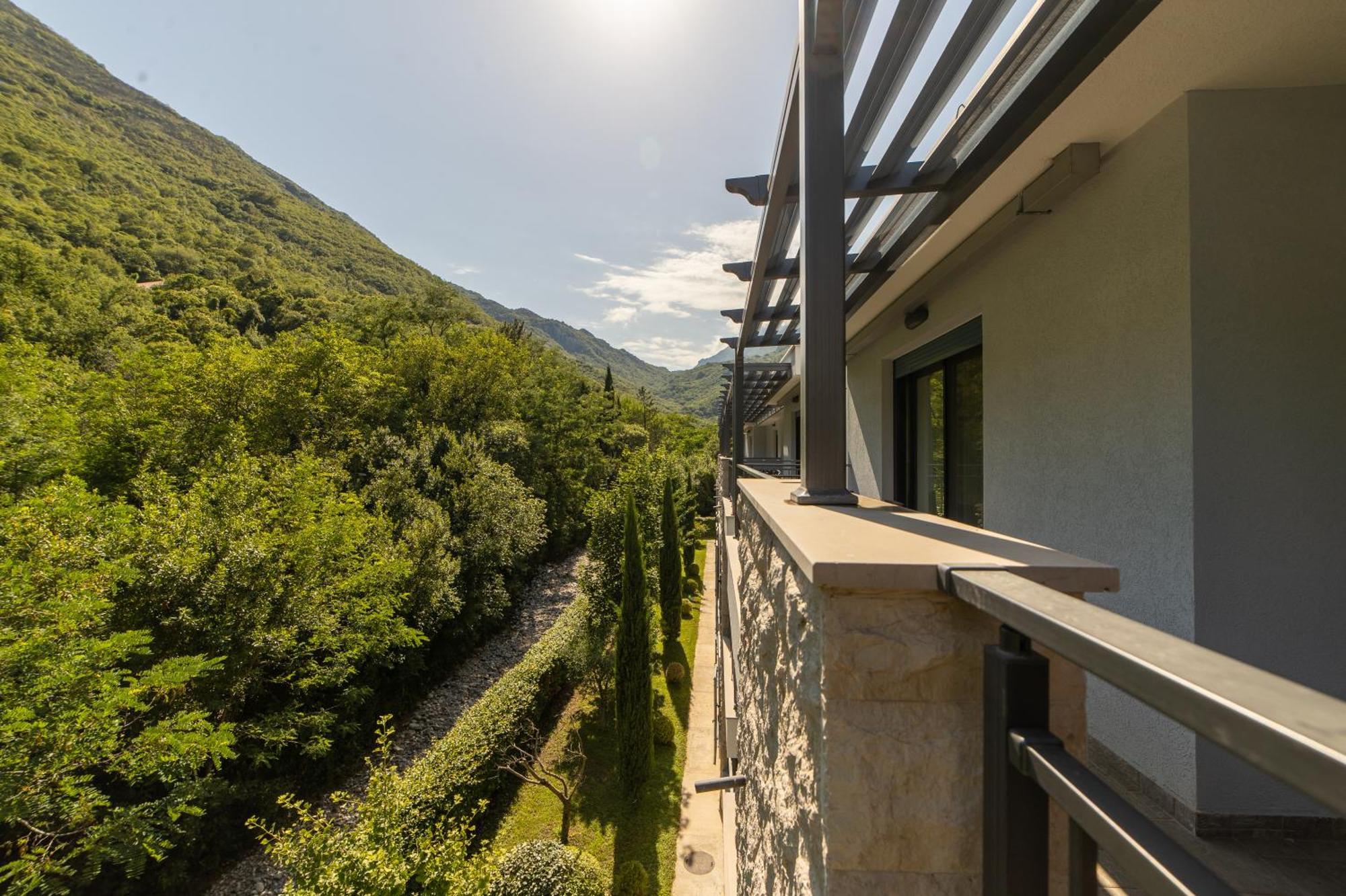 Green Bay Apartments Morinj Kotor Luaran gambar