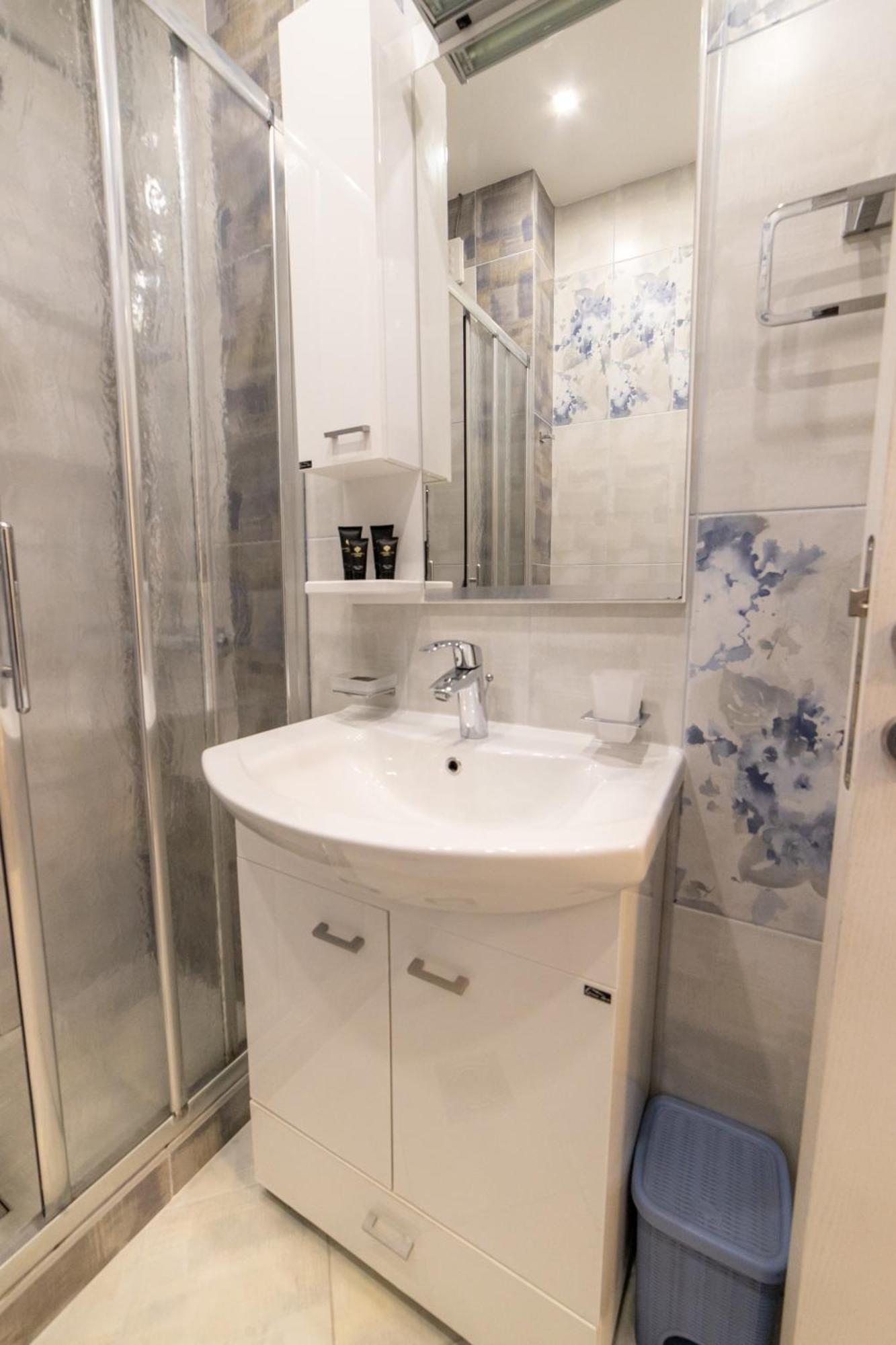 Green Bay Apartments Morinj Kotor Luaran gambar
