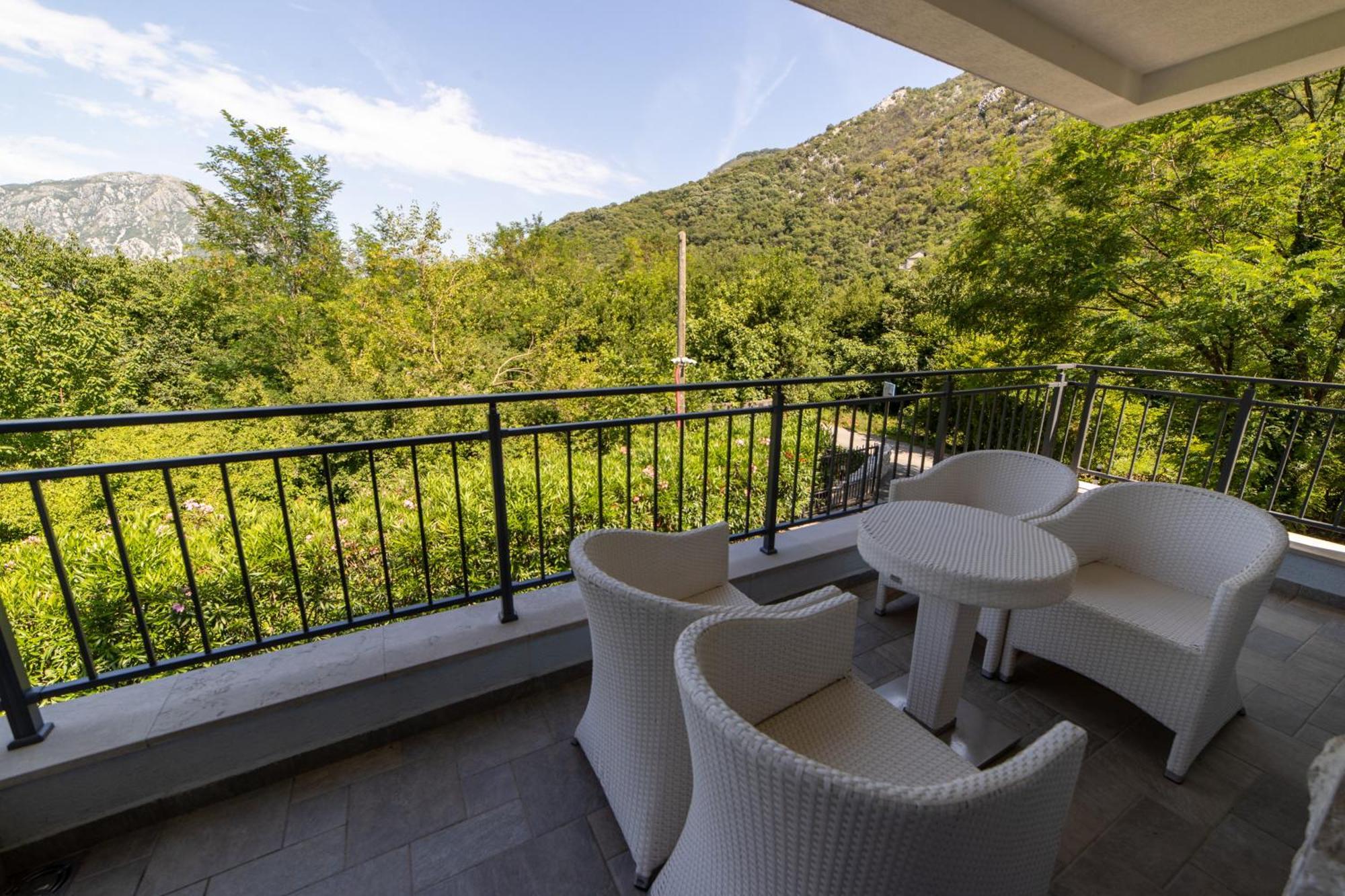Green Bay Apartments Morinj Kotor Luaran gambar